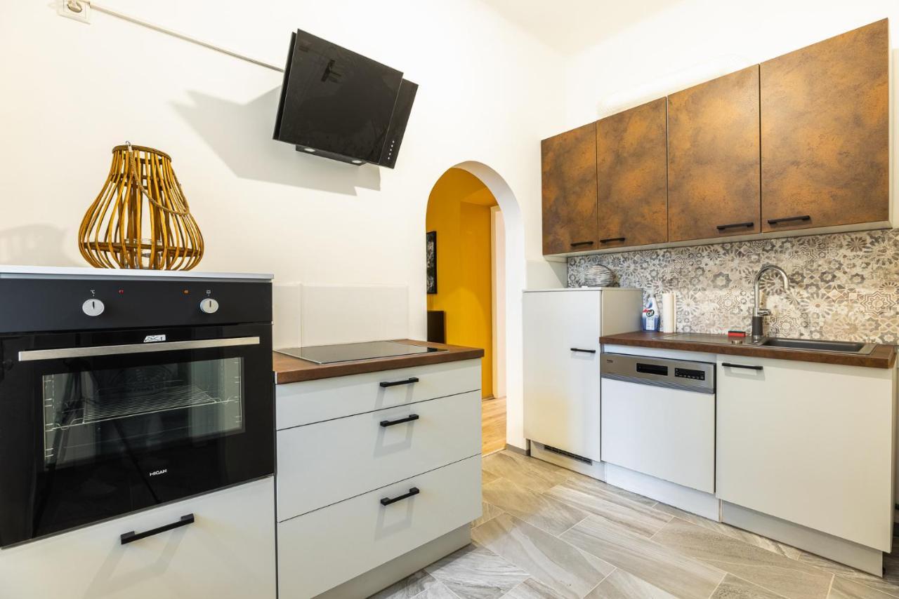 Stylish 1 Bedroom Apartment Near Hannovamarkt Wina Bagian luar foto