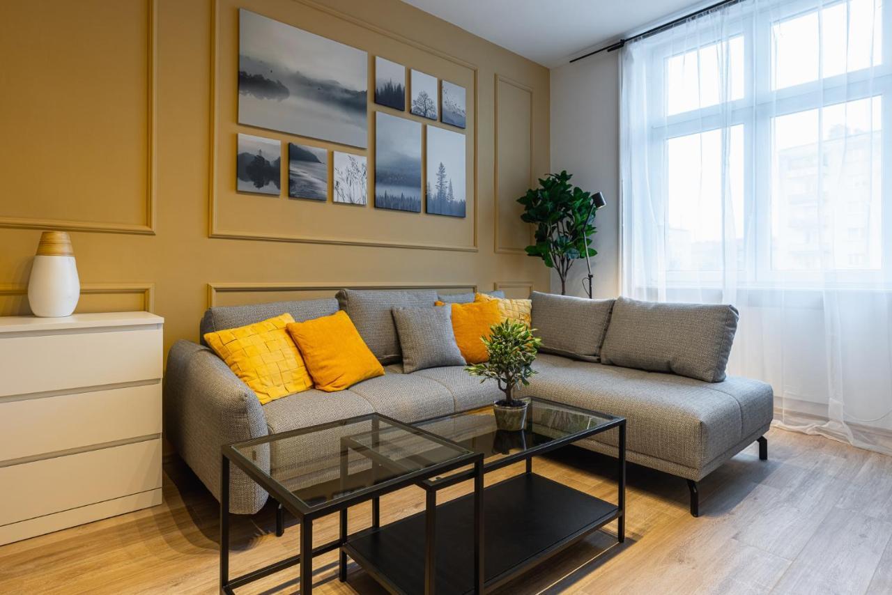 Stylish 1 Bedroom Apartment Near Hannovamarkt Wina Bagian luar foto